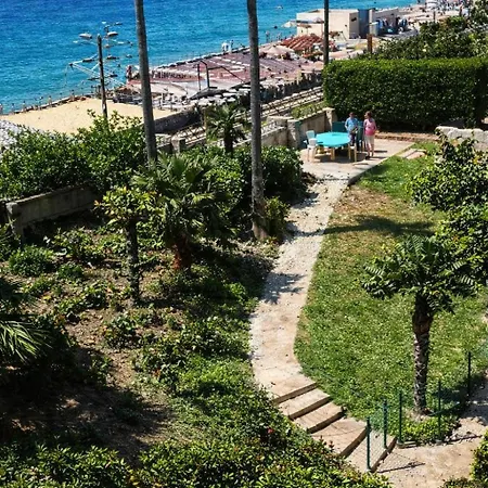 In Riva Al Mare A * קאן