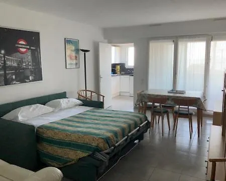 In Riva Al Mare A 아파트 *